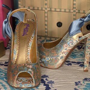 Lovely Pale Celadon Green w/Rose Gold & Pale Blue Brocade Peep-Toe Platform 7.5M